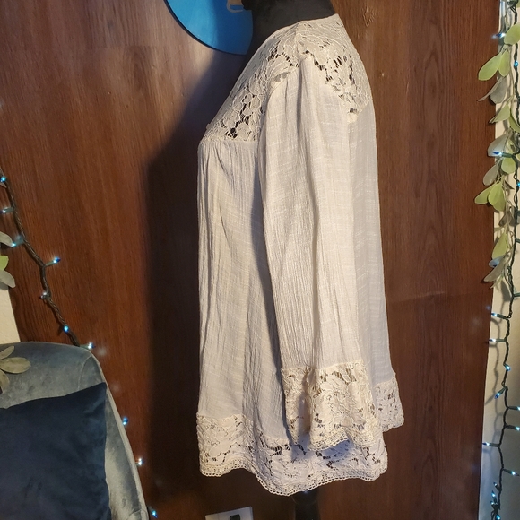 Zac and Rachel White and Blue Peasant Blouse with Lace - Picture 5 of 15